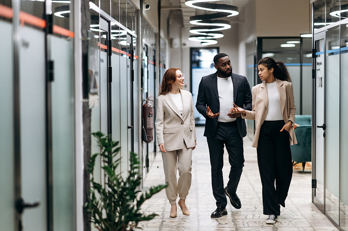 business-people-work-women-men